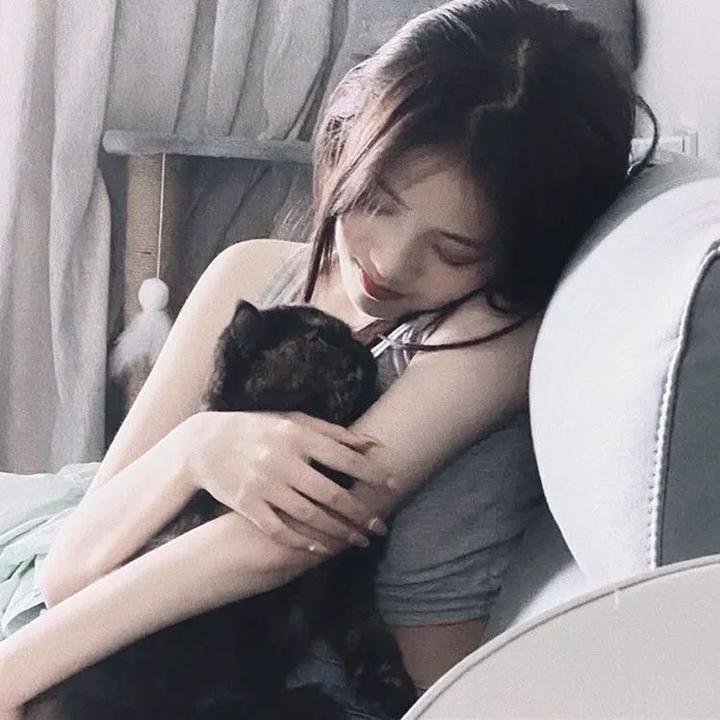 左边最后那栋房子